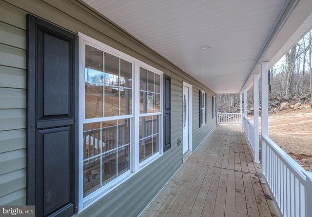 928 HIGH TOP RD, Linden, VA 22642