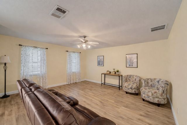 2040 Old Glory Lane, Heartland, TX 75126