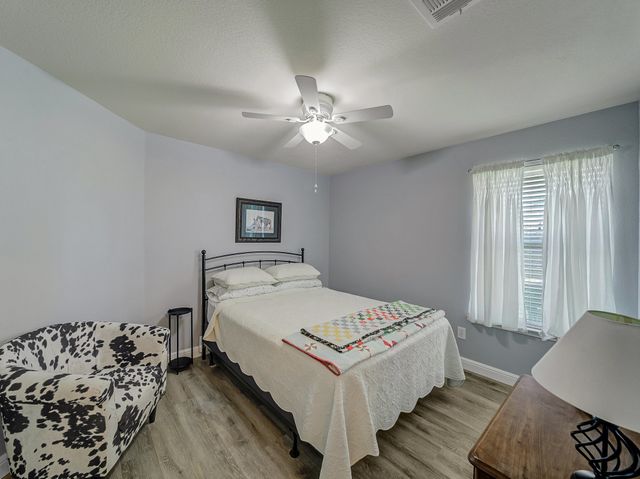 2040 Old Glory Lane, Heartland, TX 75126