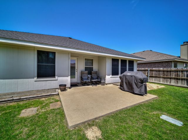 2040 Old Glory Lane, Heartland, TX 75126