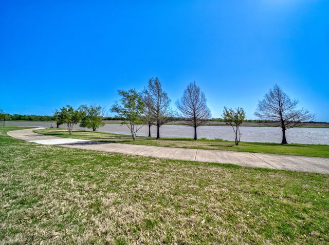 2040 Old Glory Lane, Heartland, TX 75126