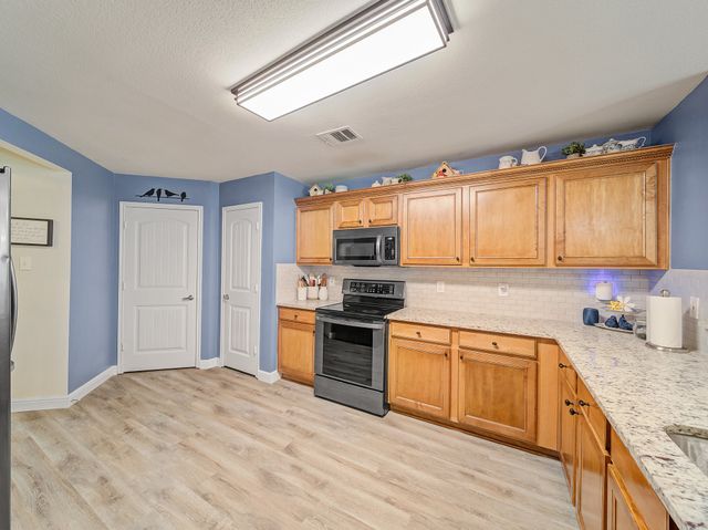 2040 Old Glory Lane, Heartland, TX 75126