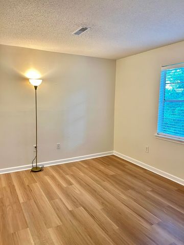 415 Parkdale Drive 16e, Charleston, SC 29414