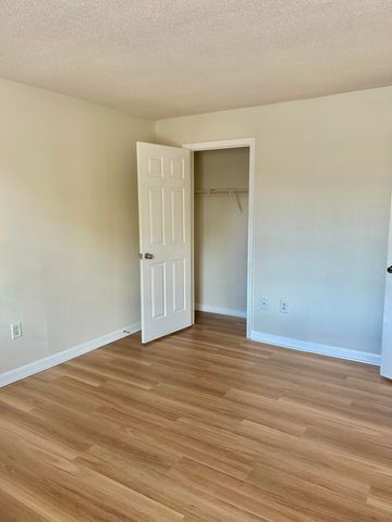 415 Parkdale Drive 16e, Charleston, SC 29414