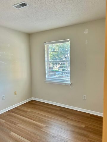 415 Parkdale Drive 16e, Charleston, SC 29414