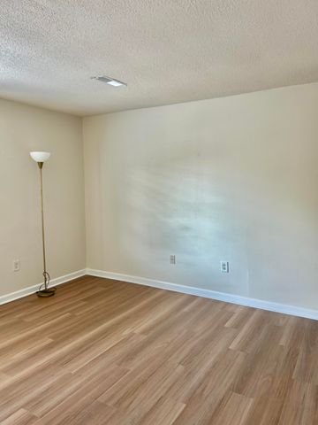 415 Parkdale Drive 16e, Charleston, SC 29414