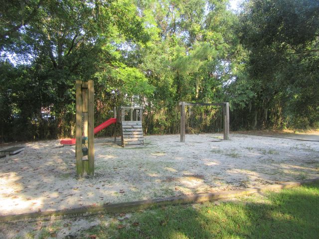 415 Parkdale Drive 16e, Charleston, SC 29414