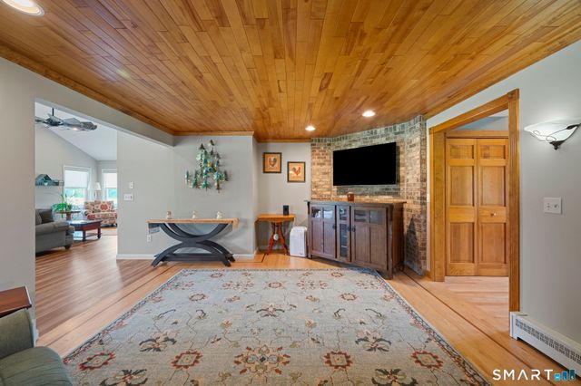 33 Norton Road, East Windsor, CT 06016