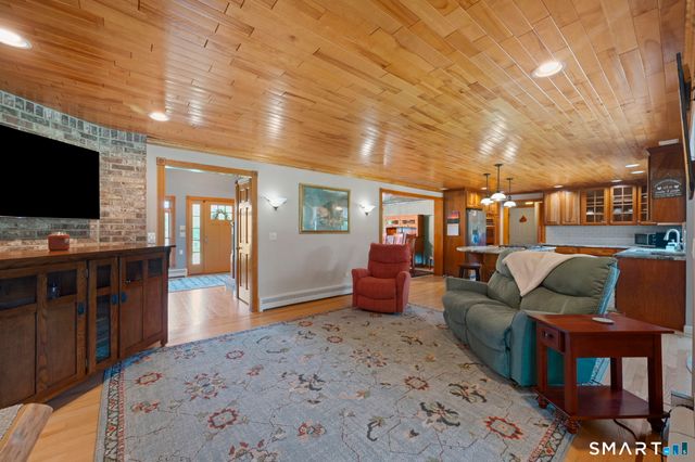 33 Norton Road, East Windsor, CT 06016
