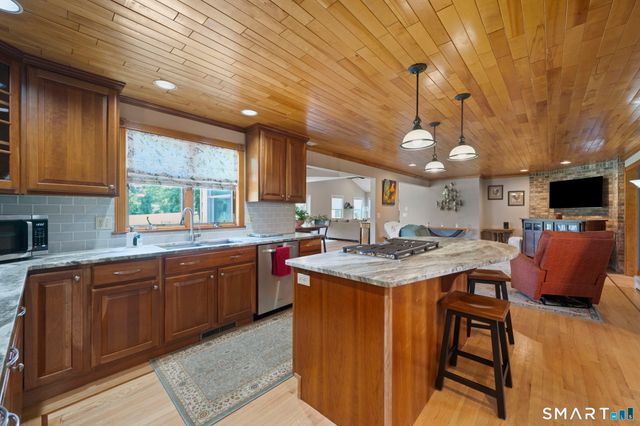 33 Norton Road, East Windsor, CT 06016