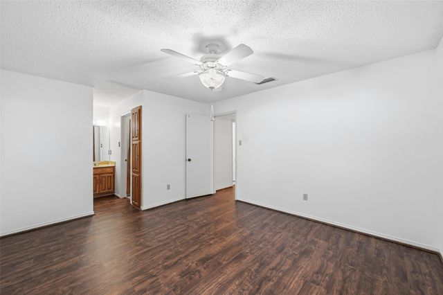 823 Marigold Drive, Cedar Hill, TX 75104