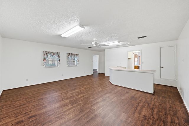 823 Marigold Drive, Cedar Hill, TX 75104