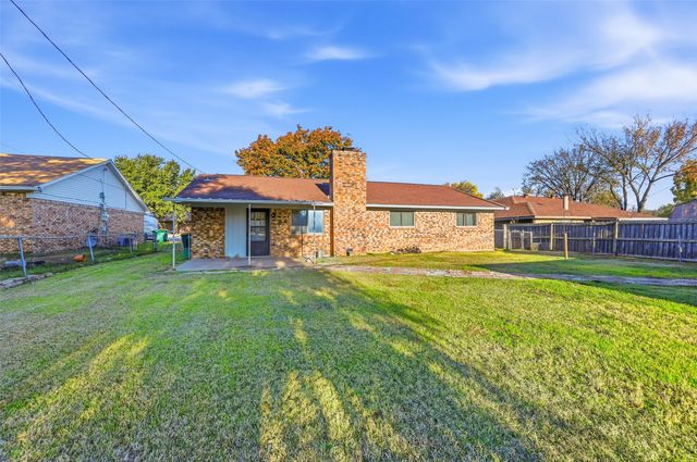 823 Marigold Drive, Cedar Hill, TX 75104
