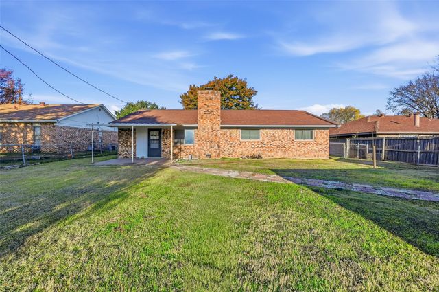 823 Marigold Drive, Cedar Hill, TX 75104