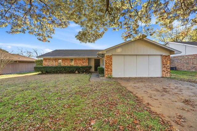 823 Marigold Drive, Cedar Hill, TX 75104