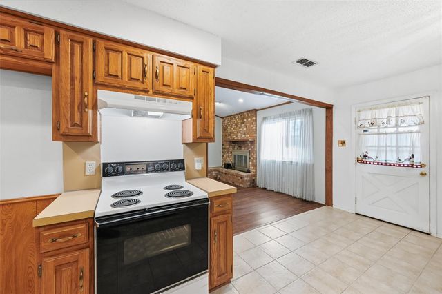 823 Marigold Drive, Cedar Hill, TX 75104