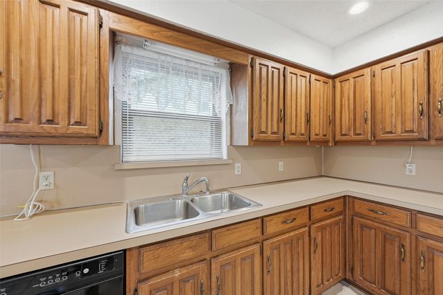 823 Marigold Drive, Cedar Hill, TX 75104