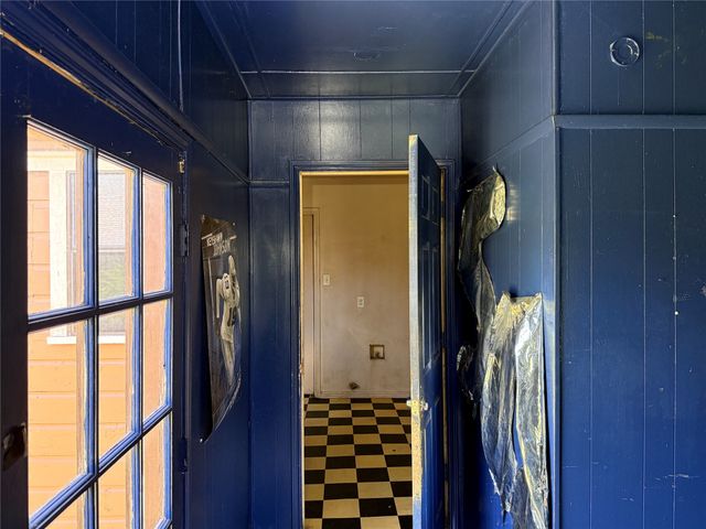915 S Rockwall Avenue, Terrell, TX 75160