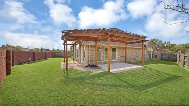 5903 Falling Briar Lane, Sugar Land, TX 77479