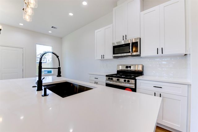 6807 Paris Street, Houston, TX 77021
