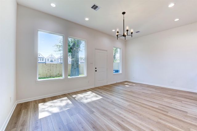 6807 Paris Street, Houston, TX 77021
