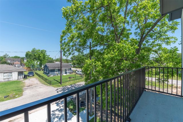 6807 Paris Street, Houston, TX 77021
