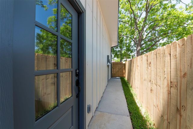 6807 Paris Street, Houston, TX 77021