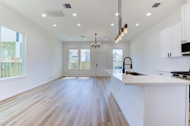 6807 Paris Street, Houston, TX 77021