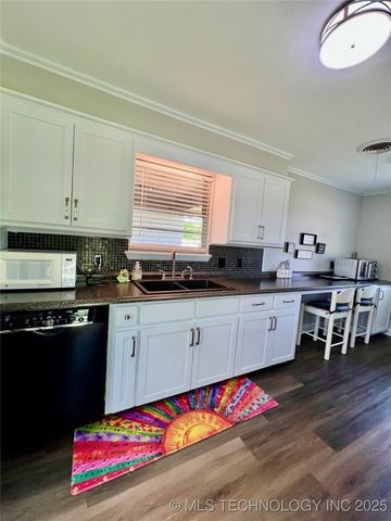 205 NE 1st Street, Kingston, OK 73439