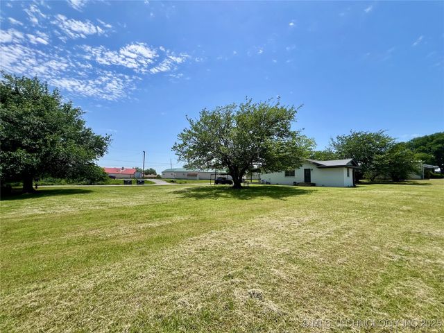 205 NE 1st Street, Kingston, OK 73439