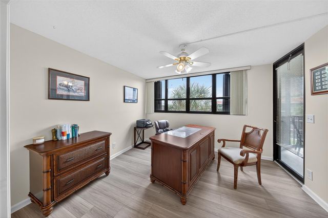 800 JEFFERY Street 405, Boca Raton, FL 33487
