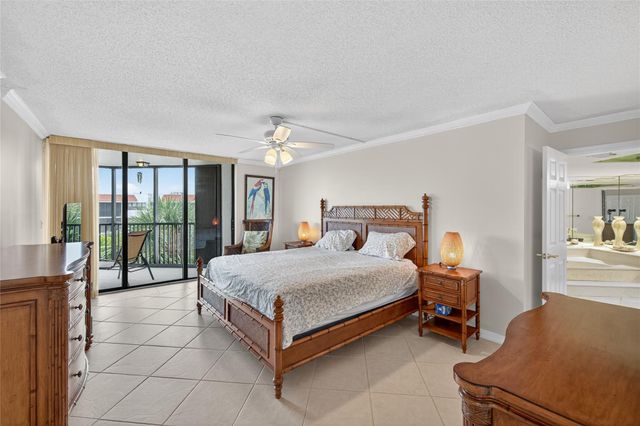 800 JEFFERY Street 405, Boca Raton, FL 33487