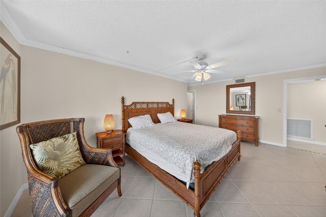 800 JEFFERY Street 405, Boca Raton, FL 33487