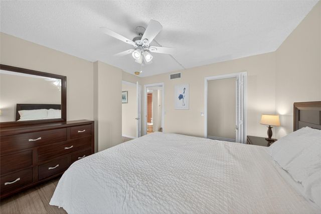 800 JEFFERY Street 405, Boca Raton, FL 33487