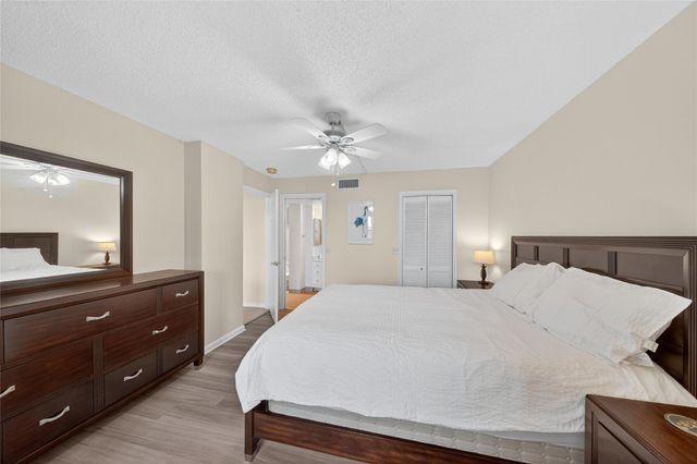 800 JEFFERY Street 405, Boca Raton, FL 33487