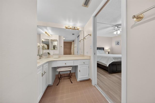 800 JEFFERY Street 405, Boca Raton, FL 33487