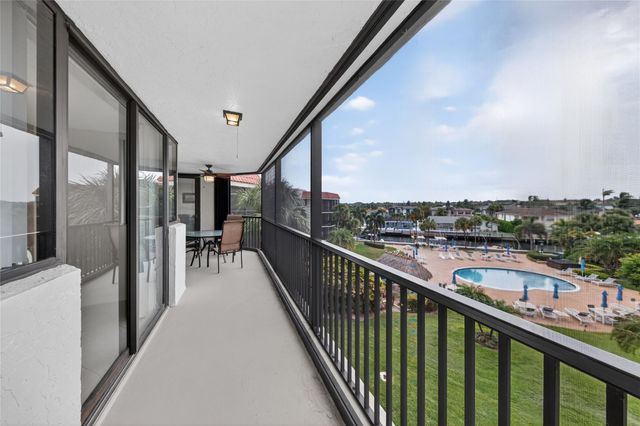 800 JEFFERY Street 405, Boca Raton, FL 33487