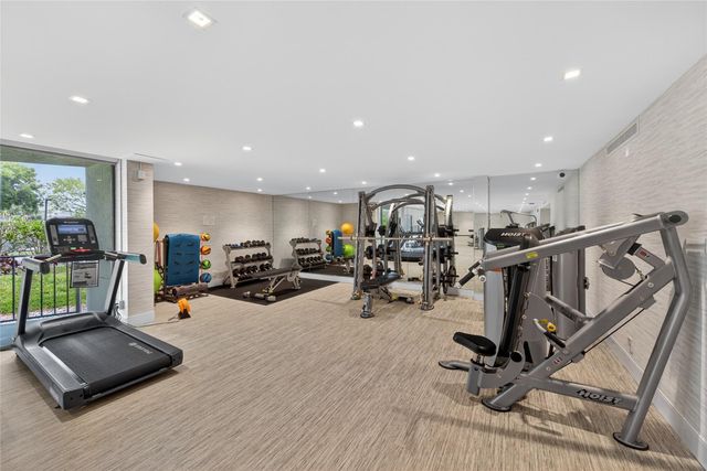800 JEFFERY Street 405, Boca Raton, FL 33487