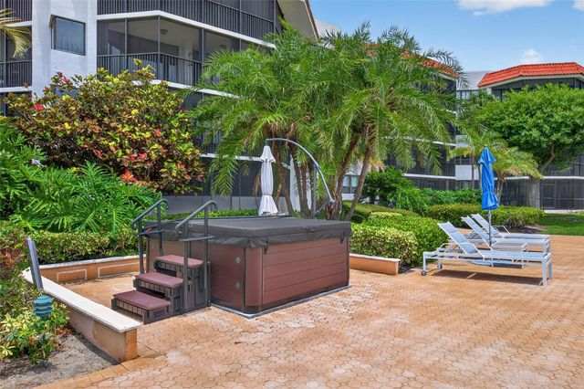 800 JEFFERY Street 405, Boca Raton, FL 33487