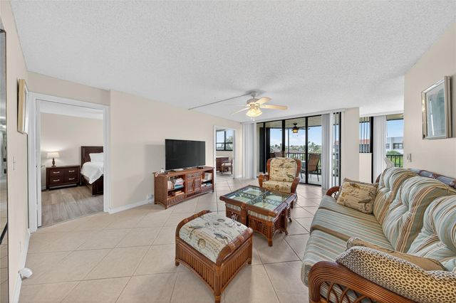 800 JEFFERY Street 405, Boca Raton, FL 33487