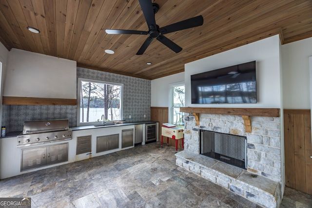 597 Hinton Drive, Hamilton, GA 31811