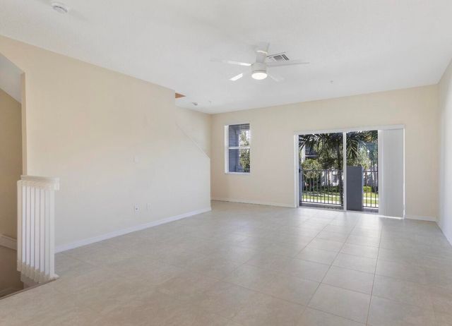 1247 Vía De Fossi, Boynton Beach, FL 33426