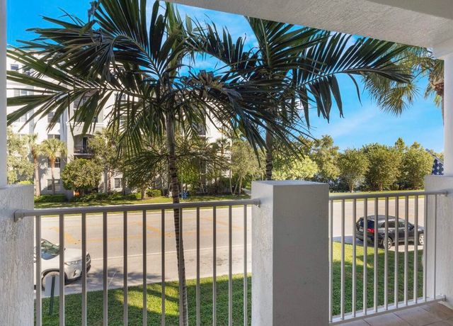 1247 Vía De Fossi, Boynton Beach, FL 33426