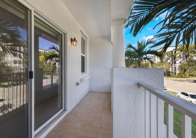 1247 Vía De Fossi, Boynton Beach, FL 33426