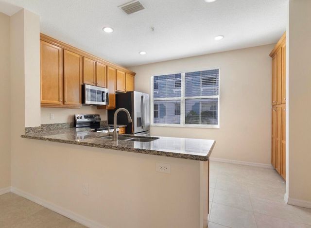 1247 Vía De Fossi, Boynton Beach, FL 33426