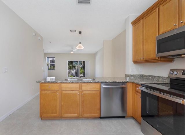 1247 Vía De Fossi, Boynton Beach, FL 33426