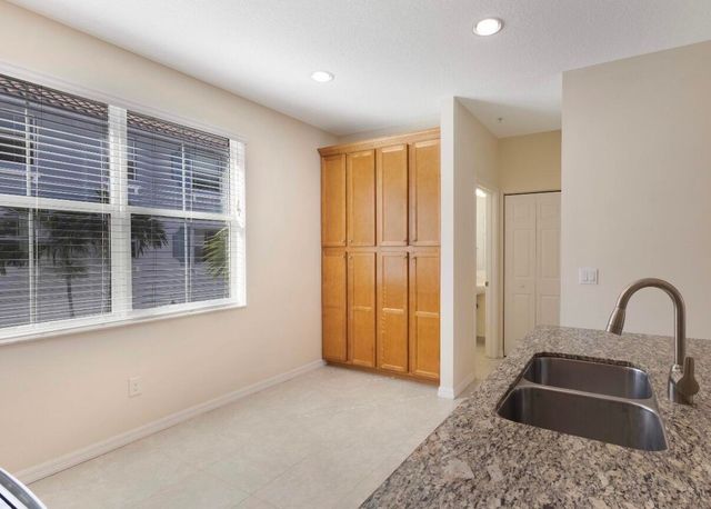 1247 Vía De Fossi, Boynton Beach, FL 33426