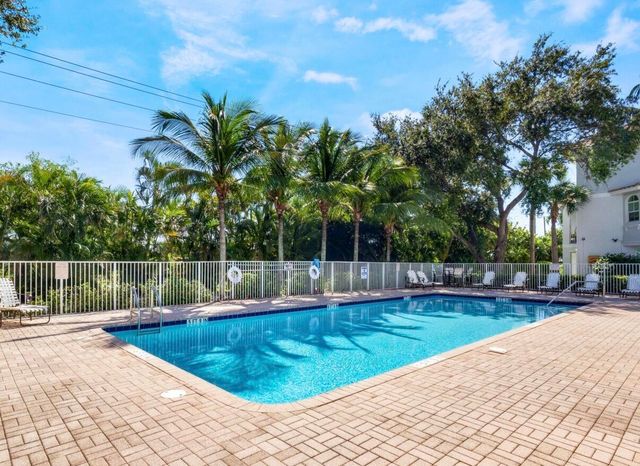 1247 Vía De Fossi, Boynton Beach, FL 33426