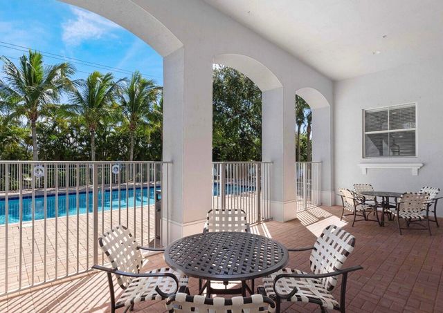 1247 Vía De Fossi, Boynton Beach, FL 33426
