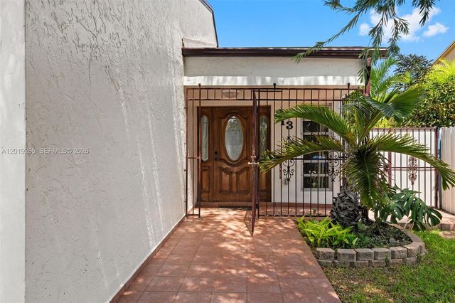 13 SW 97th Pl, Miami, FL 33174